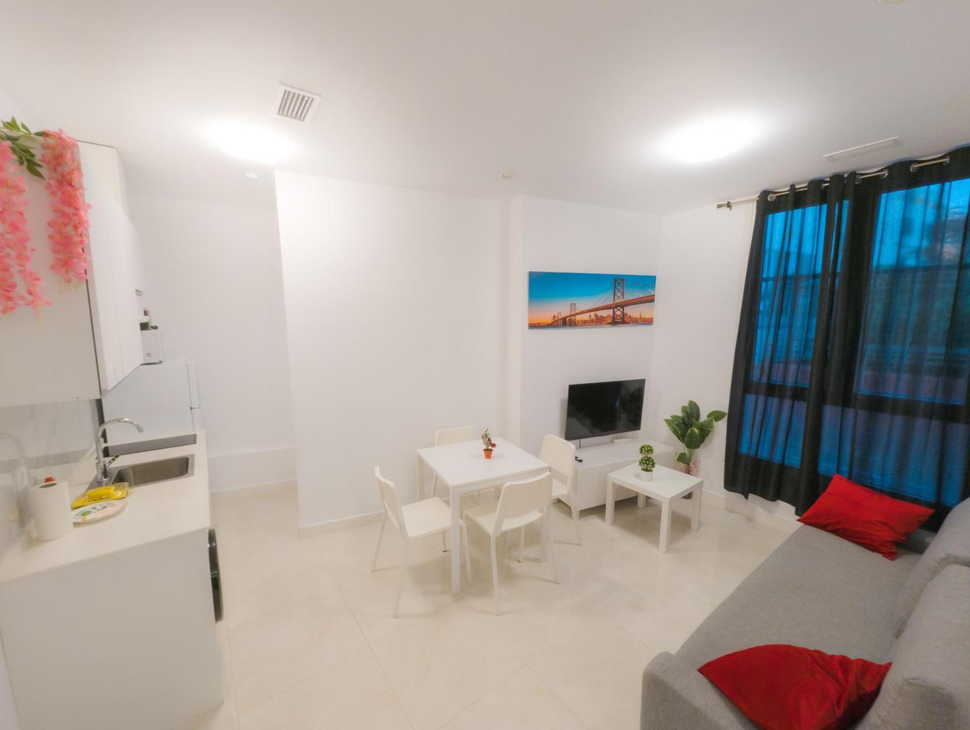 Rental San Luis Севиля Екстериор снимка